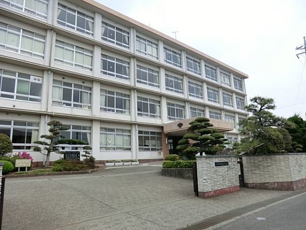 平塚市南金目　新築一戸建て(平塚市立金目中学校)