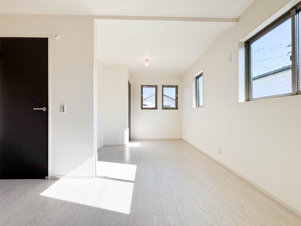 平塚市平塚１丁目　新築一戸建て