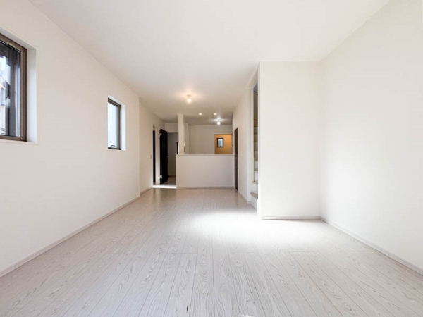 平塚市平塚１丁目　新築一戸建て