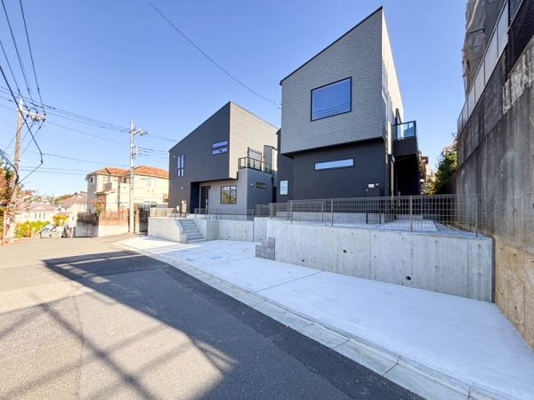 川崎市麻生区千代ケ丘６丁目　新築一戸建て