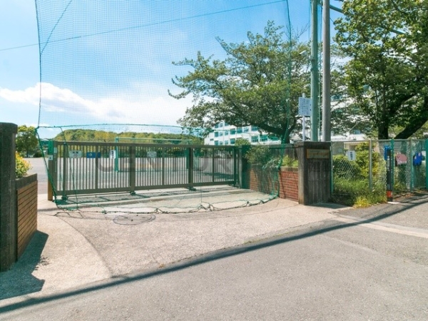 横浜市旭区上白根町　新築一戸建て(横浜市立四季の森小学校)