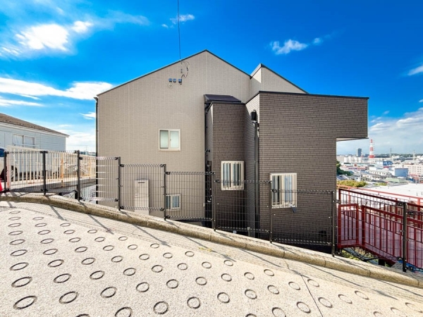 横浜市鶴見区駒岡１丁目　新築一戸建て