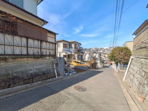 横浜市南区別所中里台　新築一戸建て