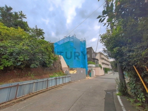 横浜市青葉区もえぎ野　新築一戸建て