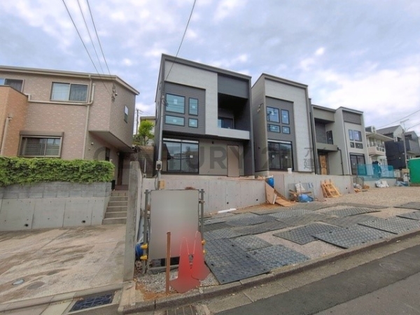 横浜市港南区芹が谷１丁目　新築一戸建て