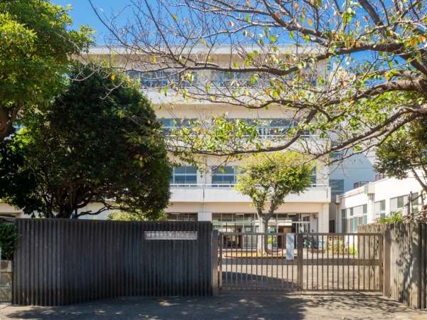 鎌倉市七里ガ浜１丁目　新築一戸建て(鎌倉市立七里ガ浜小学校)