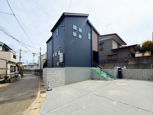 横浜市旭区白根５丁目　新築一戸建て