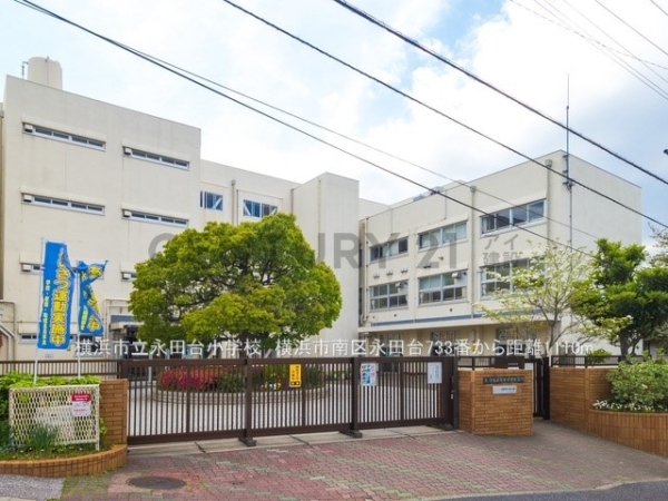 横浜市南区永田台　新築一戸建て(横浜市立永田台小学校)