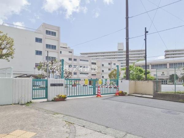 野庭団地　弐号棟(横浜市立下野庭小学校)
