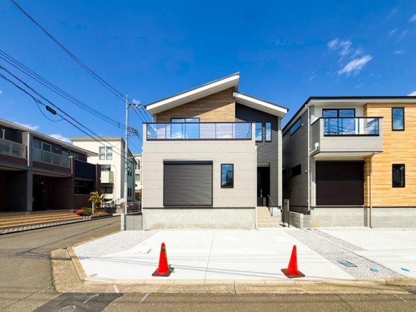 横浜市青葉区大場町　新築一戸建て