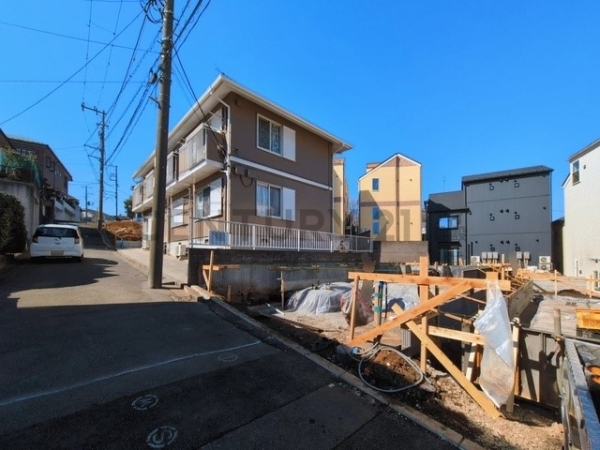 横浜市神奈川区松見町３丁目　新築一戸建て