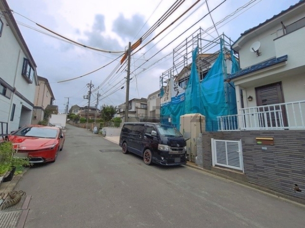 横浜市南区中里３丁目　新築一戸建て