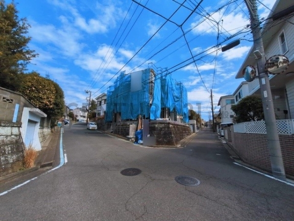 横浜市旭区白根６丁目　新築一戸建て
