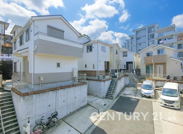 横浜市南区別所中里台　中古一戸建て