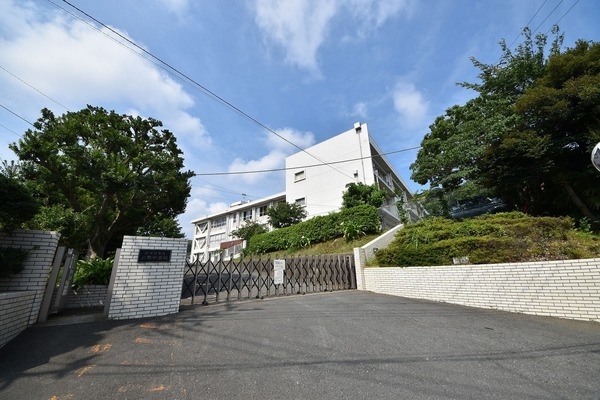横須賀市公郷町４丁目　新築一戸建て(横須賀市立公郷中学校)