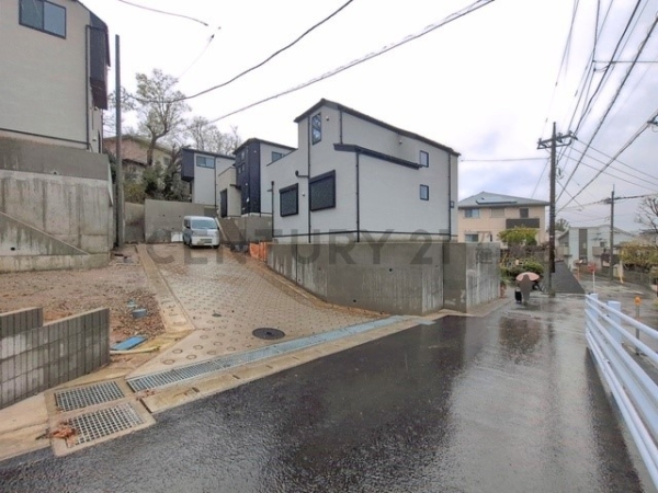 川崎市多摩区南生田１丁目　新築一戸建て