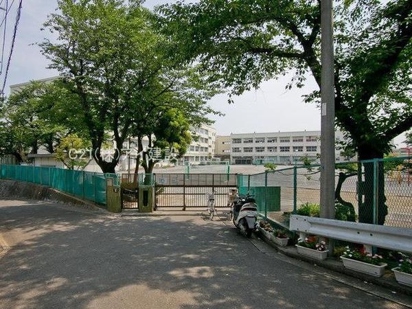 横浜市緑区鴨居４丁目　新築一戸建て(横浜市立鴨居小学校)