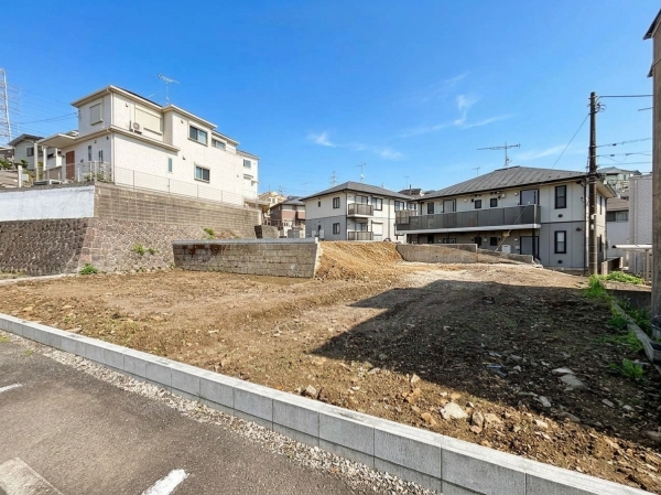 横浜市神奈川区三枚町　新築一戸建て