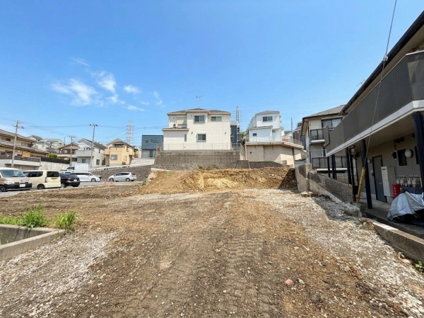 横浜市神奈川区三枚町　新築一戸建て