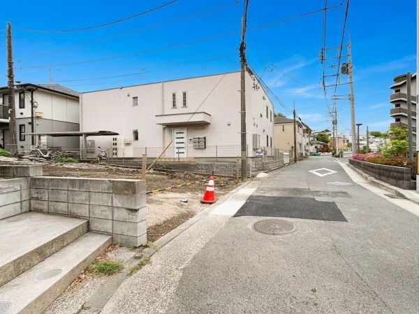 横浜市神奈川区三枚町　新築一戸建て