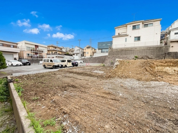 横浜市神奈川区三枚町　新築一戸建て