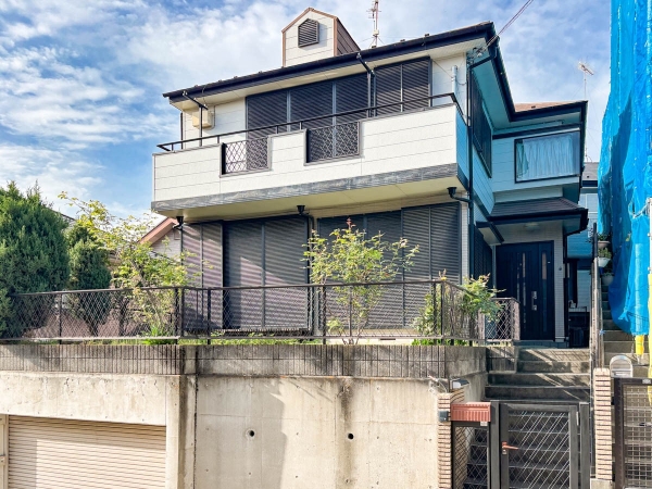 横浜市神奈川区三枚町　中古一戸建て