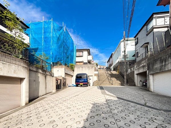 横浜市神奈川区三枚町　中古一戸建て