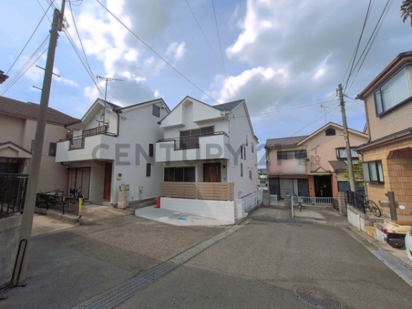 横浜市神奈川区三枚町　中古一戸建て