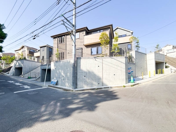 横浜市青葉区田奈町　新築一戸建て