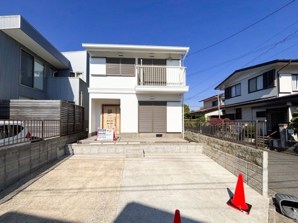 藤沢市本藤沢２丁目　中古一戸建て