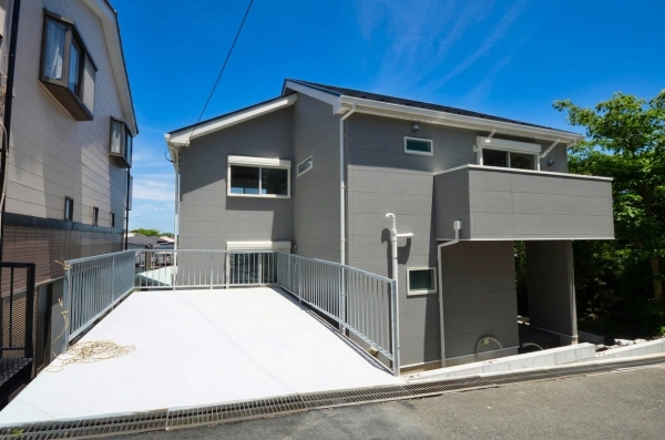 横浜市中区本郷町３丁目　新築一戸建て