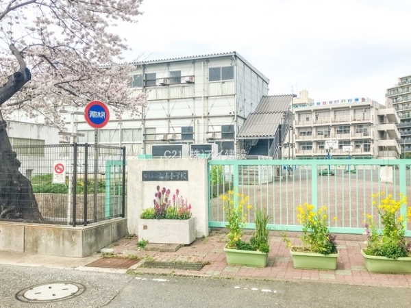 横浜市金沢区瀬戸の中古一戸建て(横浜市立六浦小学校)