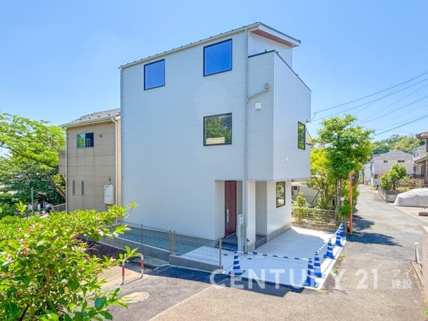 藤沢市白旗４丁目　新築一戸建て