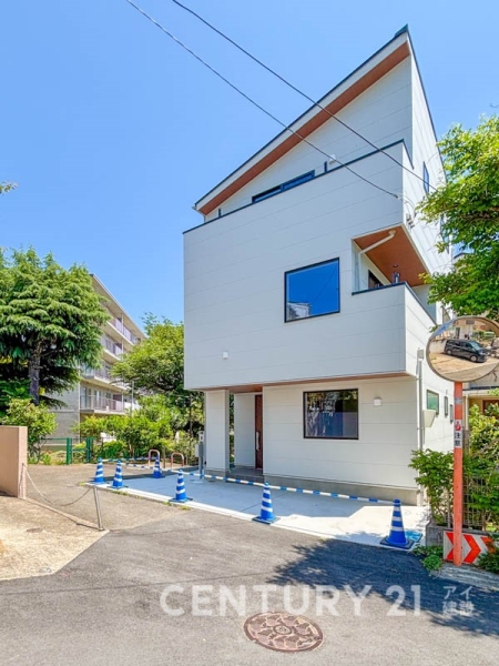 藤沢市白旗４丁目　新築一戸建て