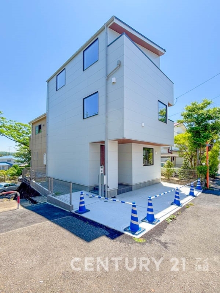 藤沢市白旗４丁目　新築一戸建て