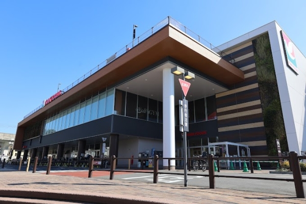 横浜市港南区上大岡東３丁目の中古一戸建て(ヨークフーズ上大岡店)