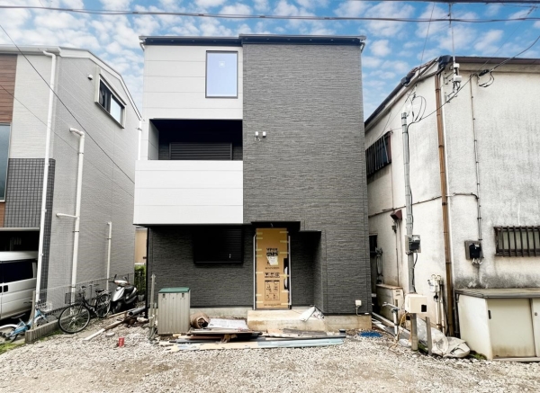 横浜市鶴見区佃野町　新築一戸建て