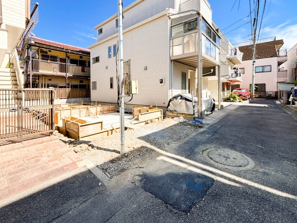 川崎市中原区上平間　新築一戸建て