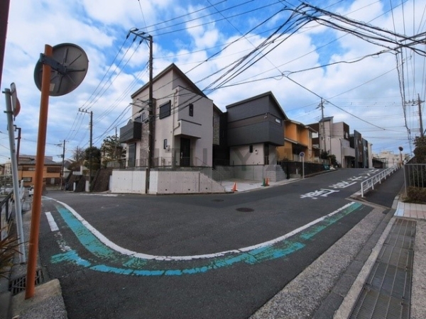 横浜市港南区日野８丁目　新築一戸建て