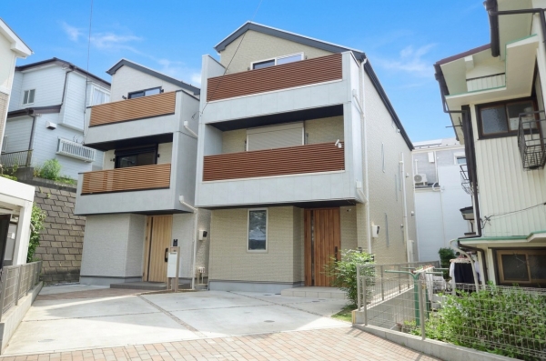 横浜市西区霞ケ丘　中古一戸建て