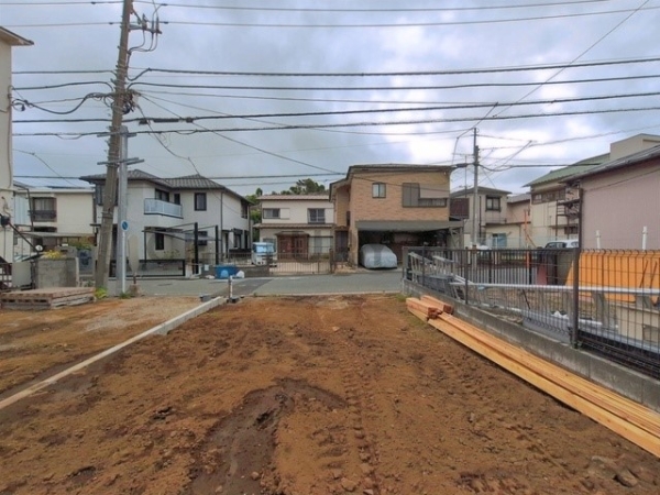 横浜市西区元久保町　新築一戸建て