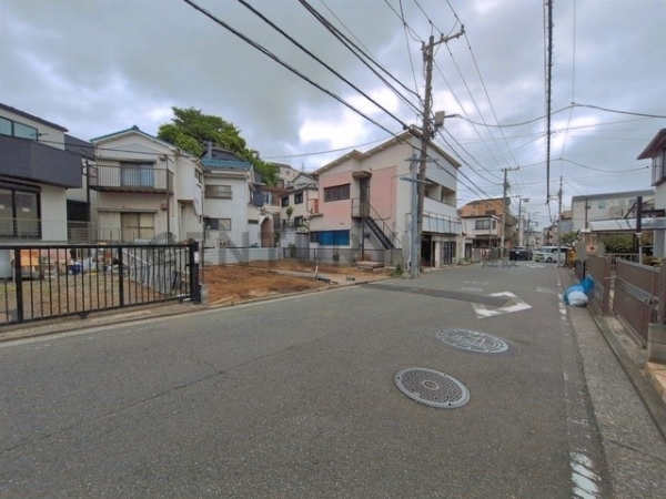 横浜市西区元久保町　新築一戸建て
