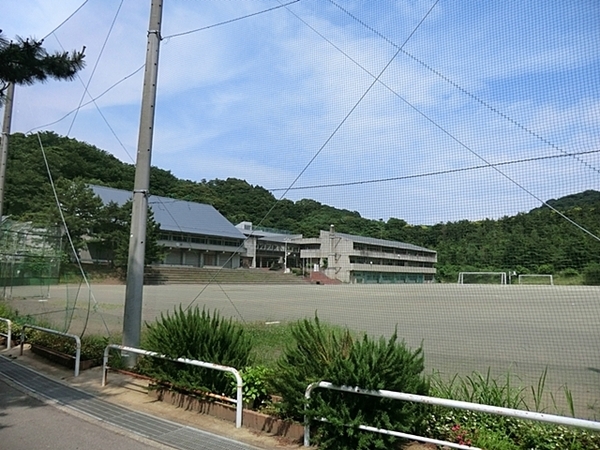 三浦郡葉山町長柄　新築一戸建て(葉山町立南郷中学校)