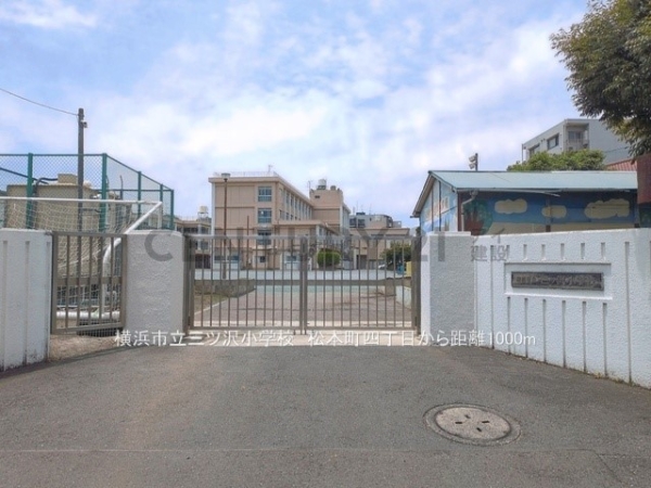 横浜市神奈川区松本町４丁目　新築一戸建て(横浜市立三ツ沢小学校)