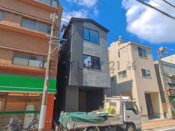 横浜市神奈川区松本町４丁目　新築一戸建て