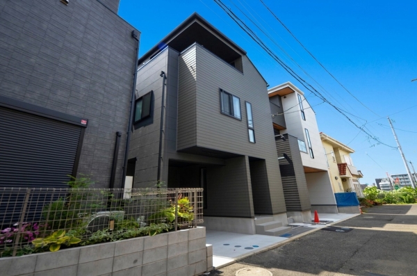 横浜市西区御所山町　新築一戸建て