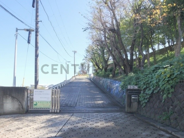 横浜市中区西竹之丸の中古一戸建て(横浜市立仲尾台中学校)