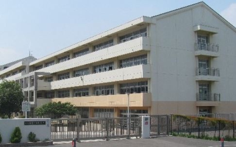 横浜市緑区三保町の中古一戸建て(横浜市立十日市場中学校)