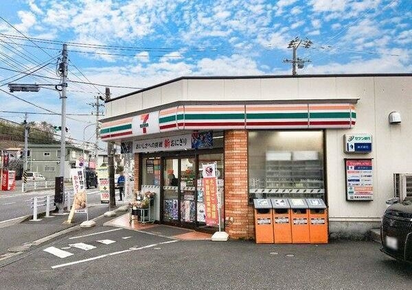 横浜市金沢区高舟台１丁目　新築一戸建て(セブン-イレブン横浜大道１丁目店)