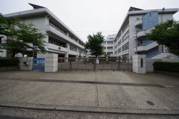 鎌倉市手広３丁目　新築一戸建て(鎌倉市立手広中学校)